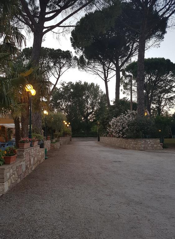 Hotel Villa Elda Assisi Exterior photo